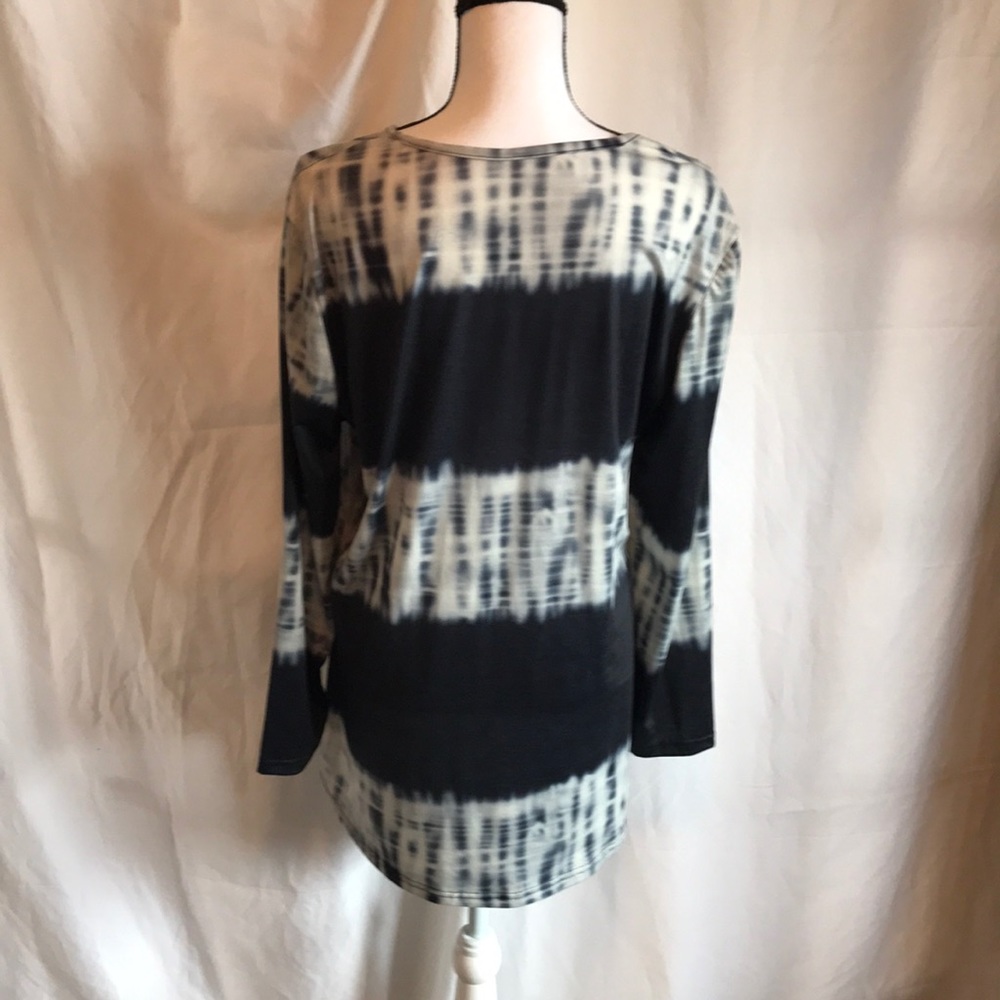 Ladies top - Picture 3 of 4